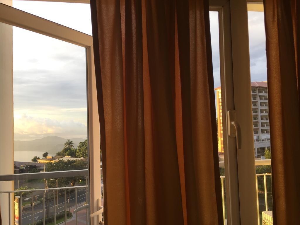 Ron'S Condo Overlooking The Lake Tagaytay City Eksteriør bilde
